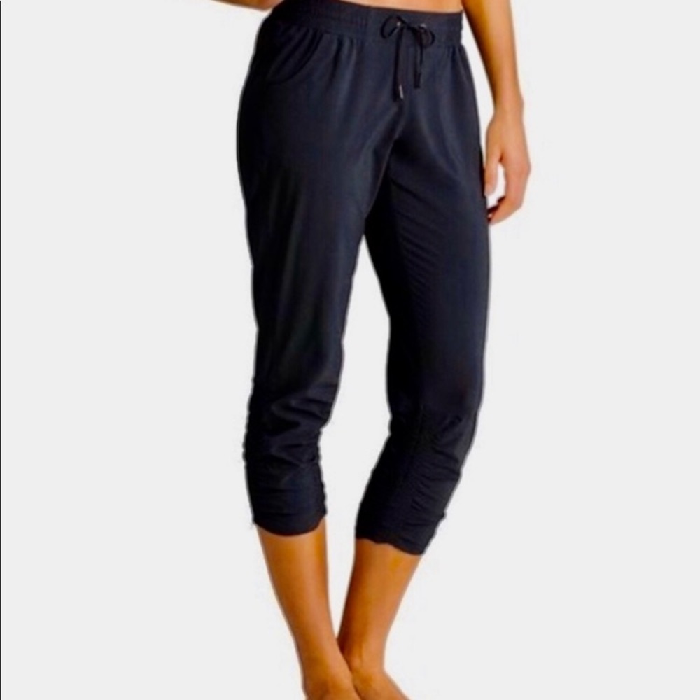 Athleta Black Prima Capri Crop Jogger Gather Ruched Hem Casual Athletic Capsule